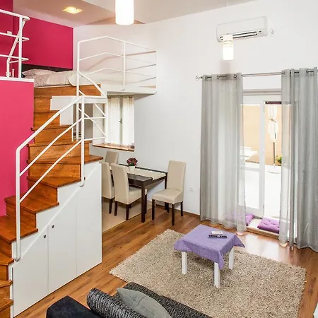 Apartment Dora